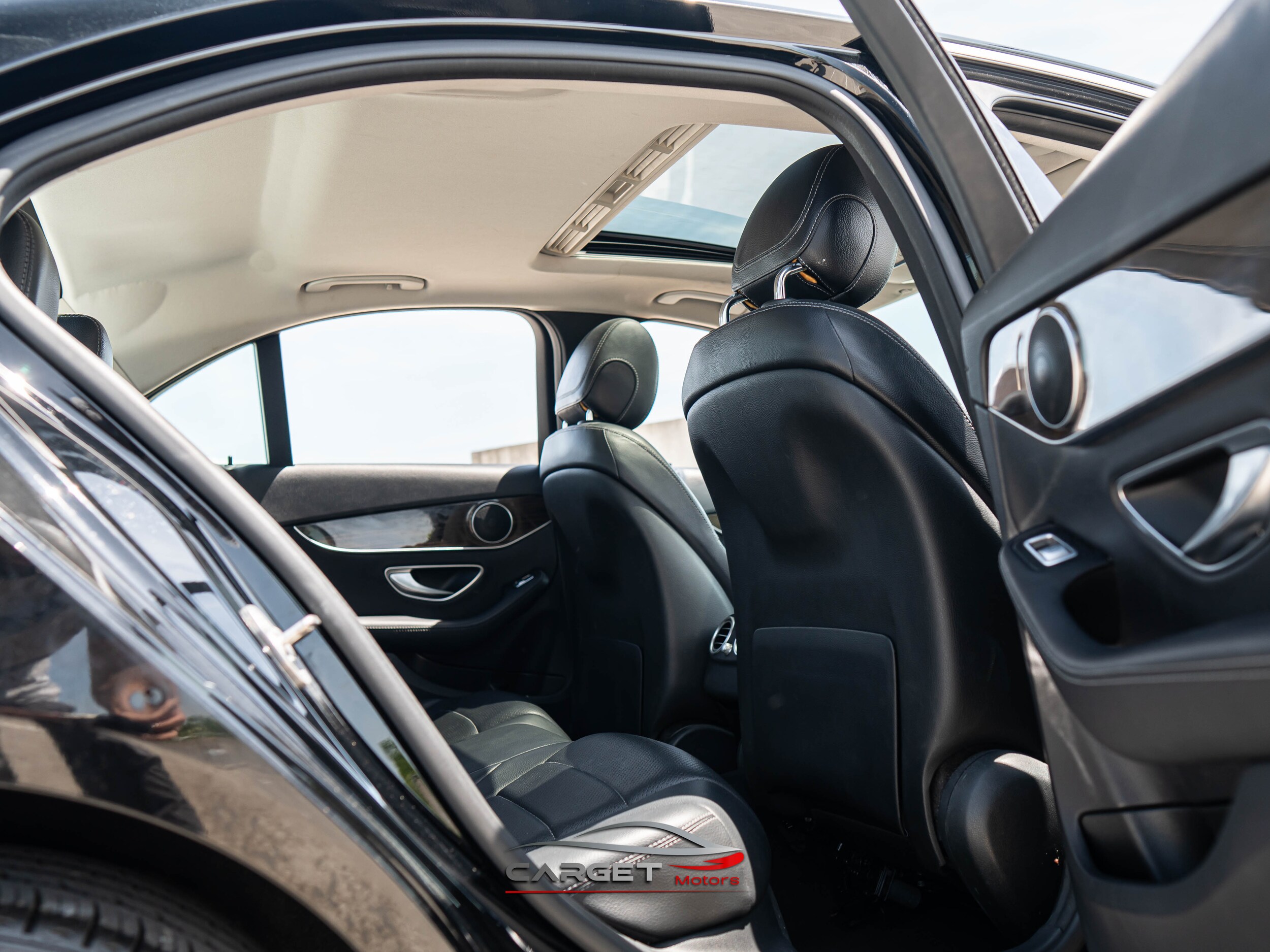 Vehicle image 18 of 51