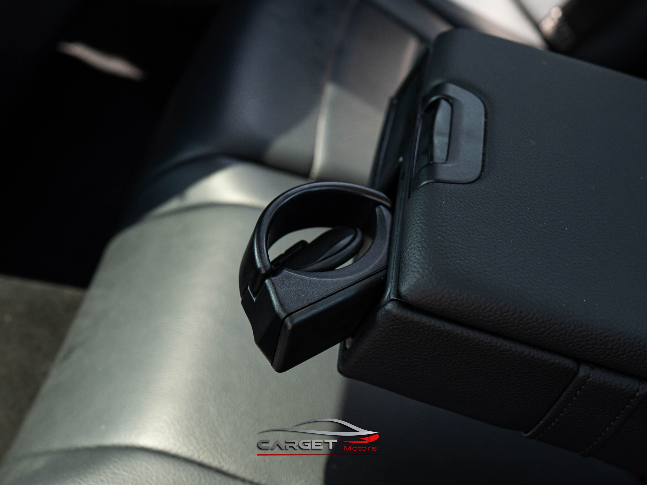 Vehicle image 21 of 51