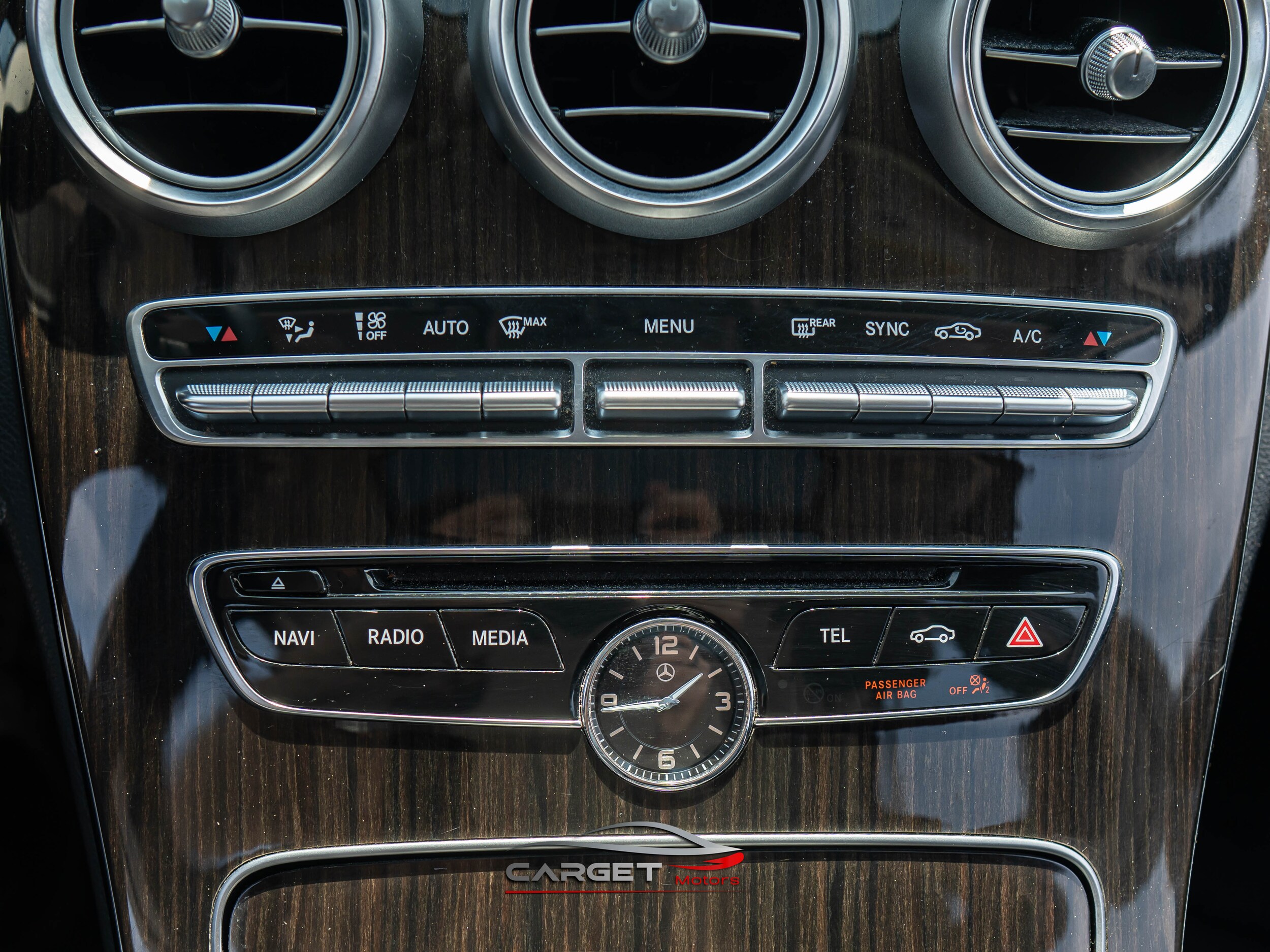 Vehicle image 33 of 51