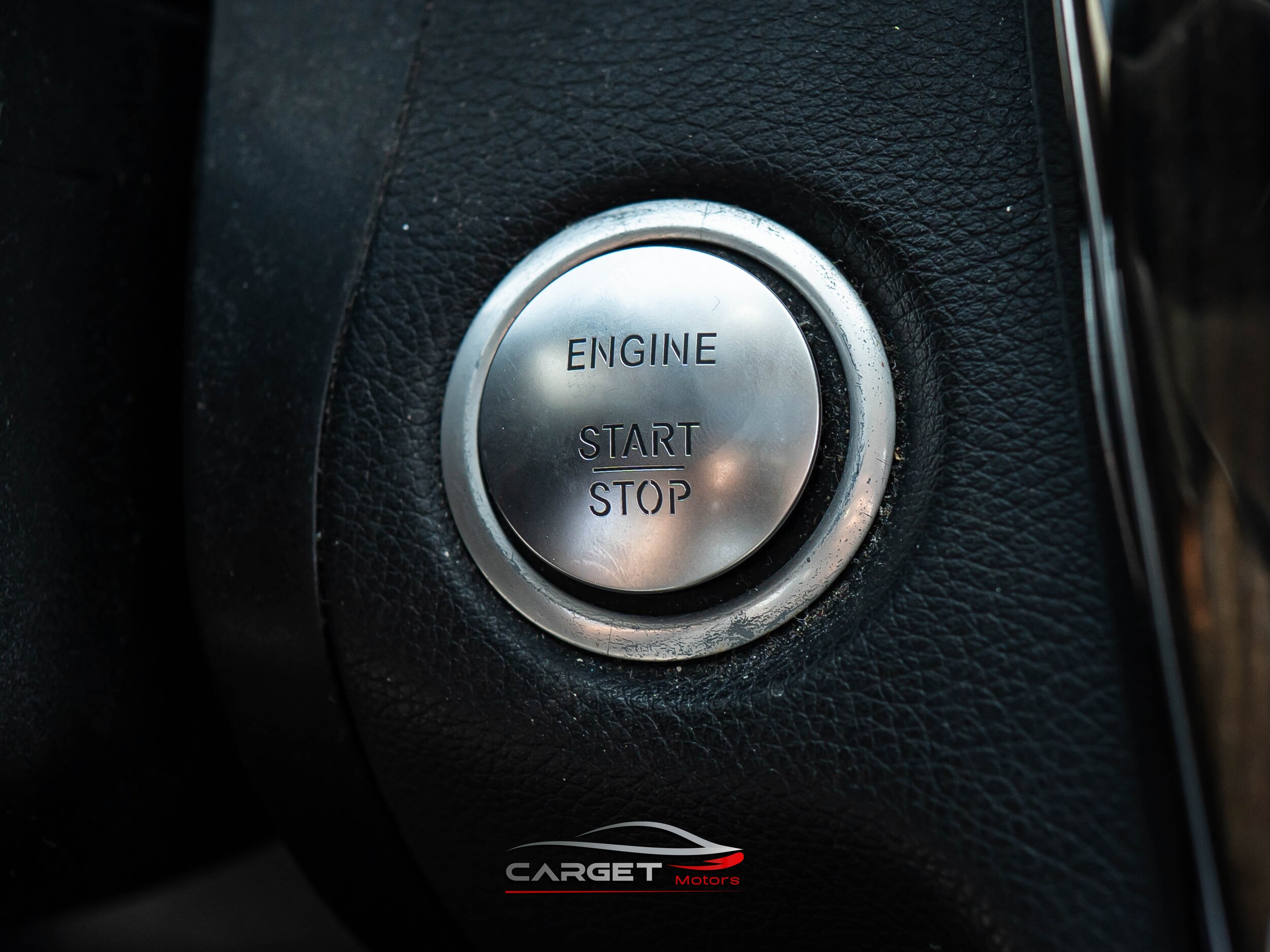 Vehicle image 32 of 51