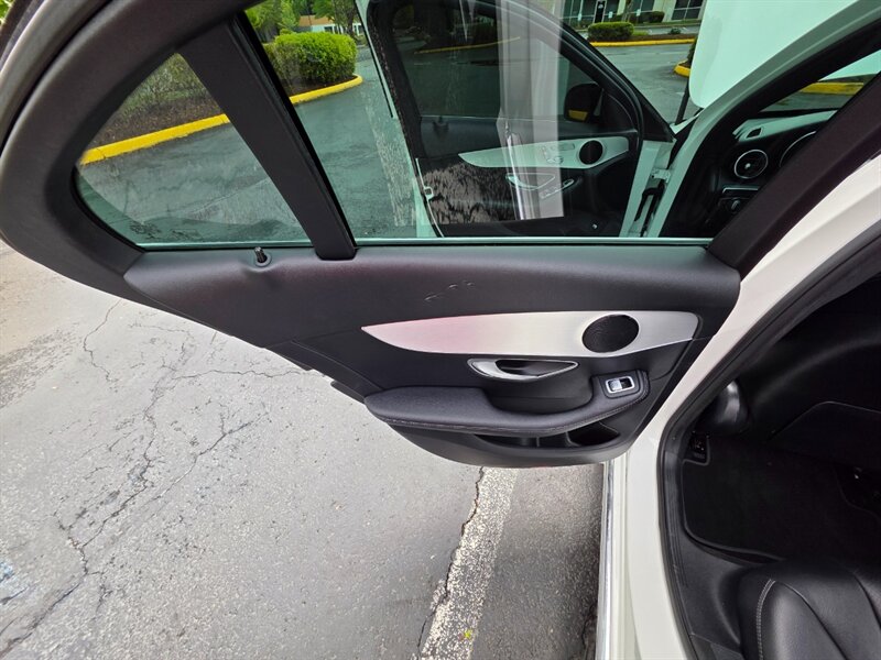 Vehicle image 37 of 54