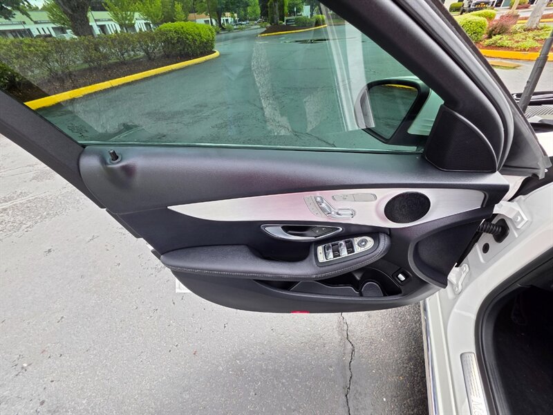 Vehicle image 35 of 54