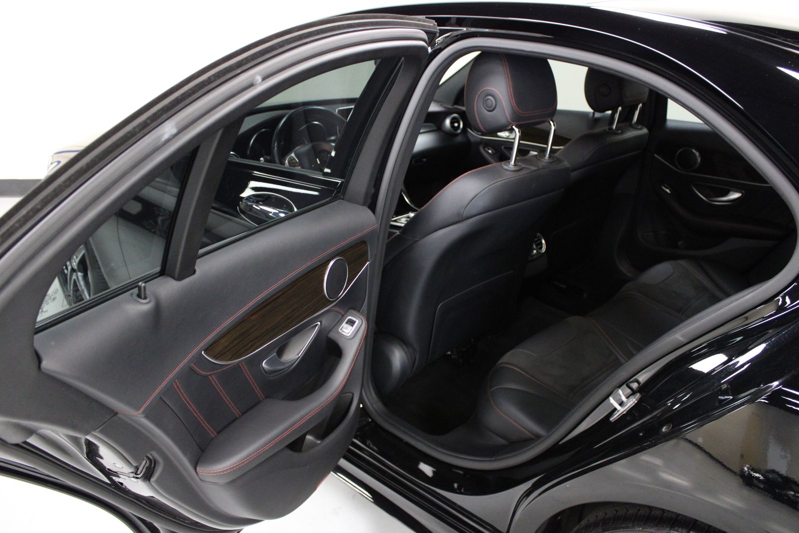 Vehicle image 15 of 35