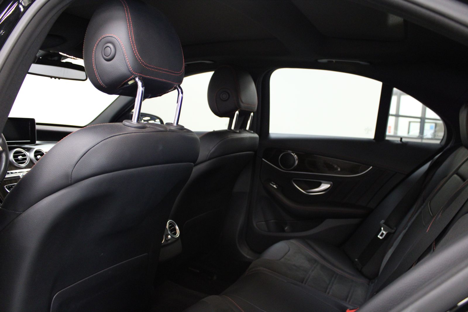 Vehicle image 17 of 35