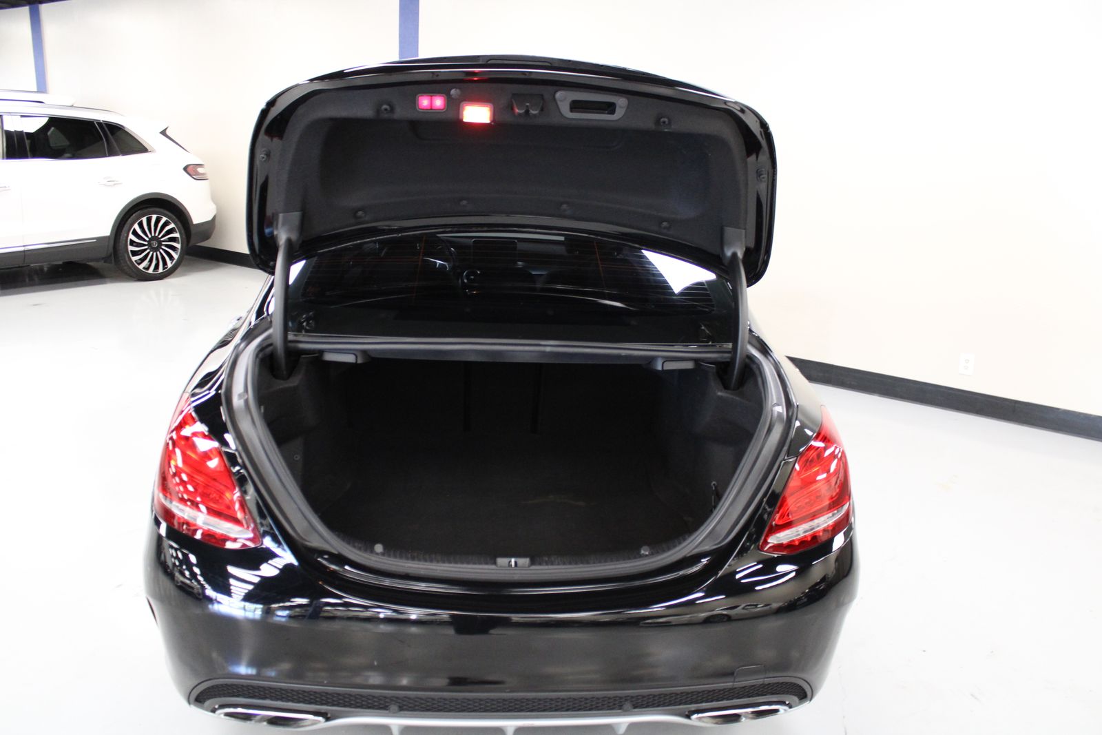Vehicle image 13 of 35