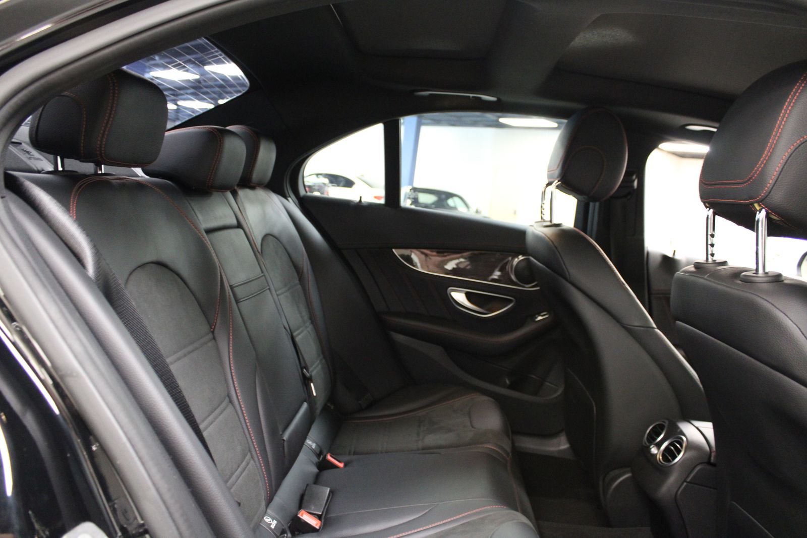 Vehicle image 18 of 35