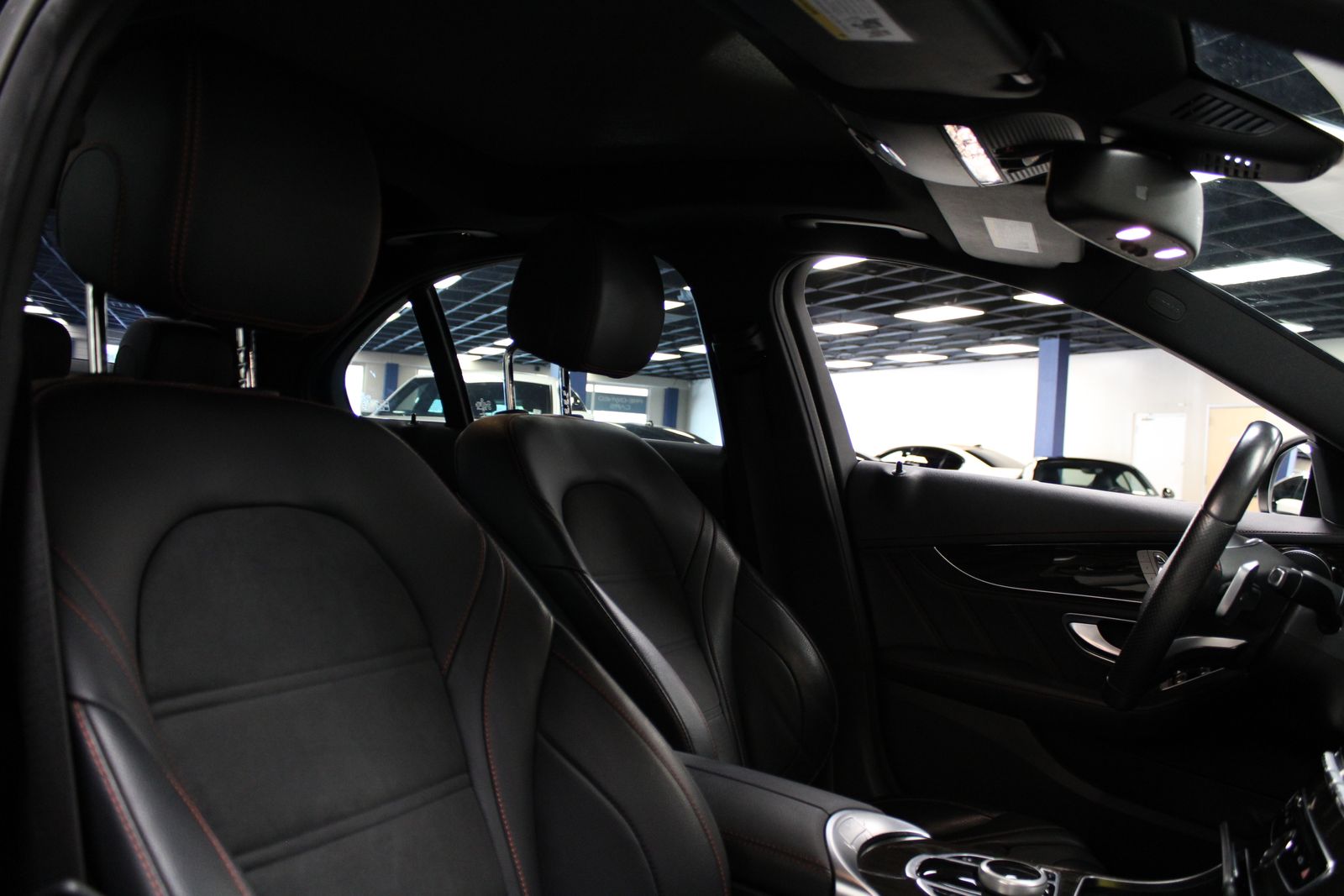 Vehicle image 21 of 35