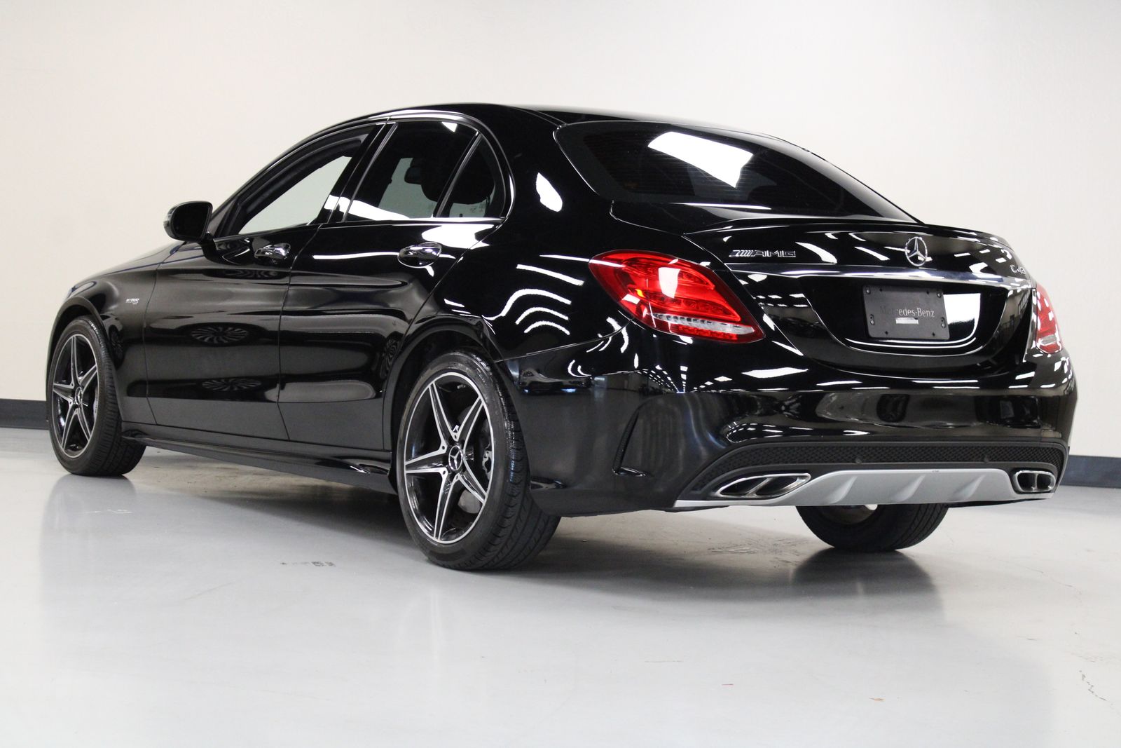 Vehicle image 10 of 35