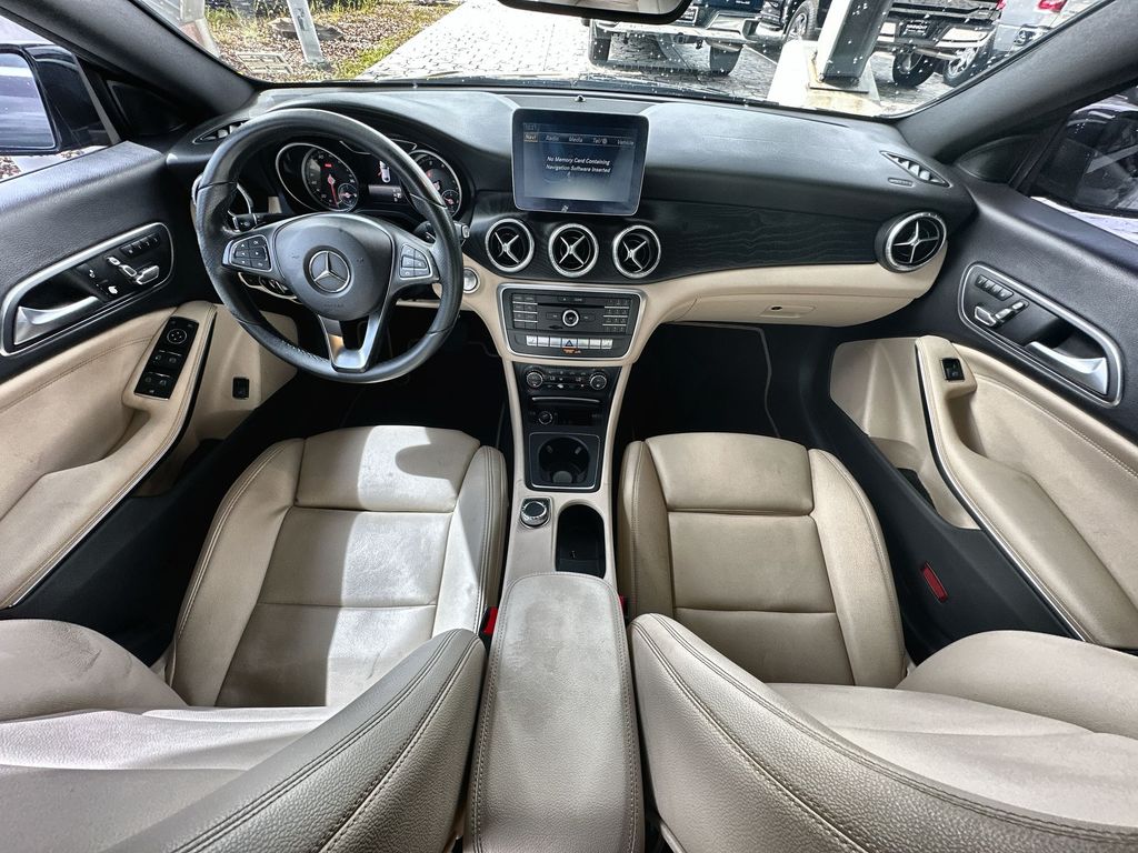 2018 Mercedes-Benz CLA 250 Image 17 of 35
