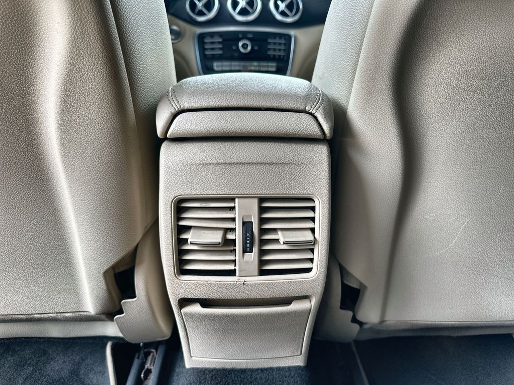 2018 Mercedes-Benz CLA 250 Image 26 of 35
