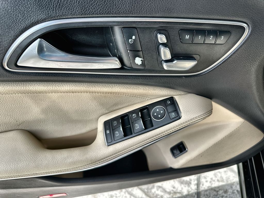 2018 Mercedes-Benz CLA 250 Image 25 of 35