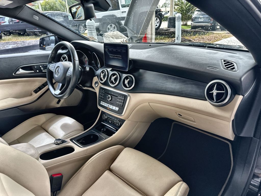 2018 Mercedes-Benz CLA 250 Image 16 of 35