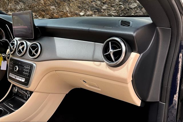 Vehicle image 16 of 33