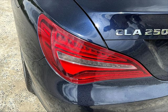 Vehicle image 29 of 33