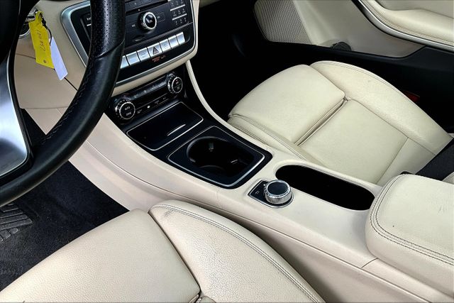 Vehicle image 14 of 33