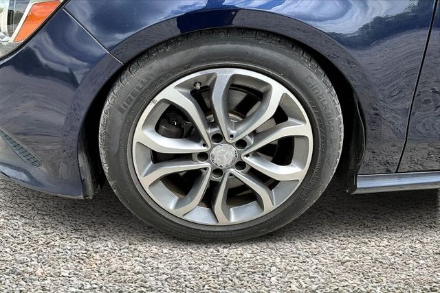 Vehicle image 11 of 33