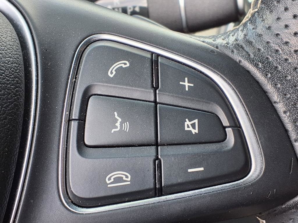 Vehicle image 27 of 36