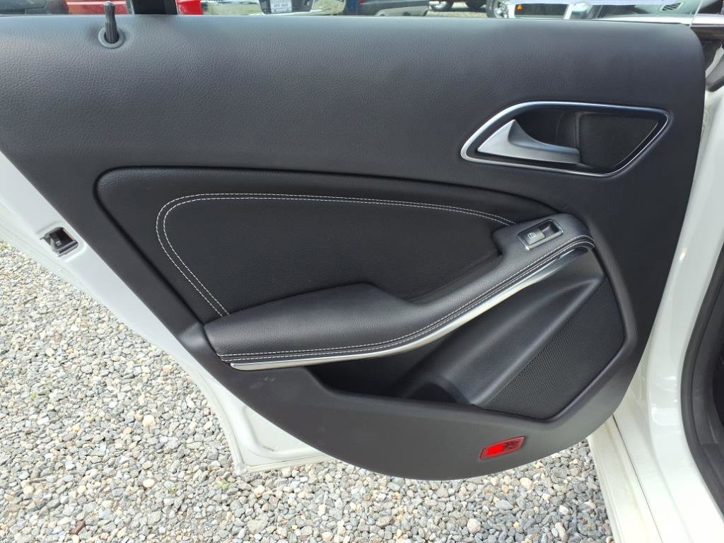Vehicle image 21 of 36