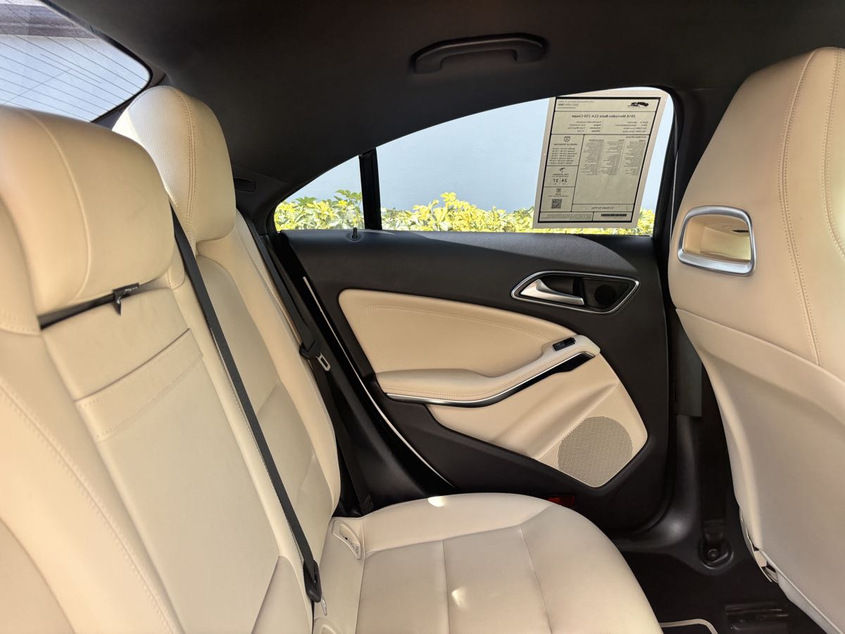 Vehicle image 14 of 23