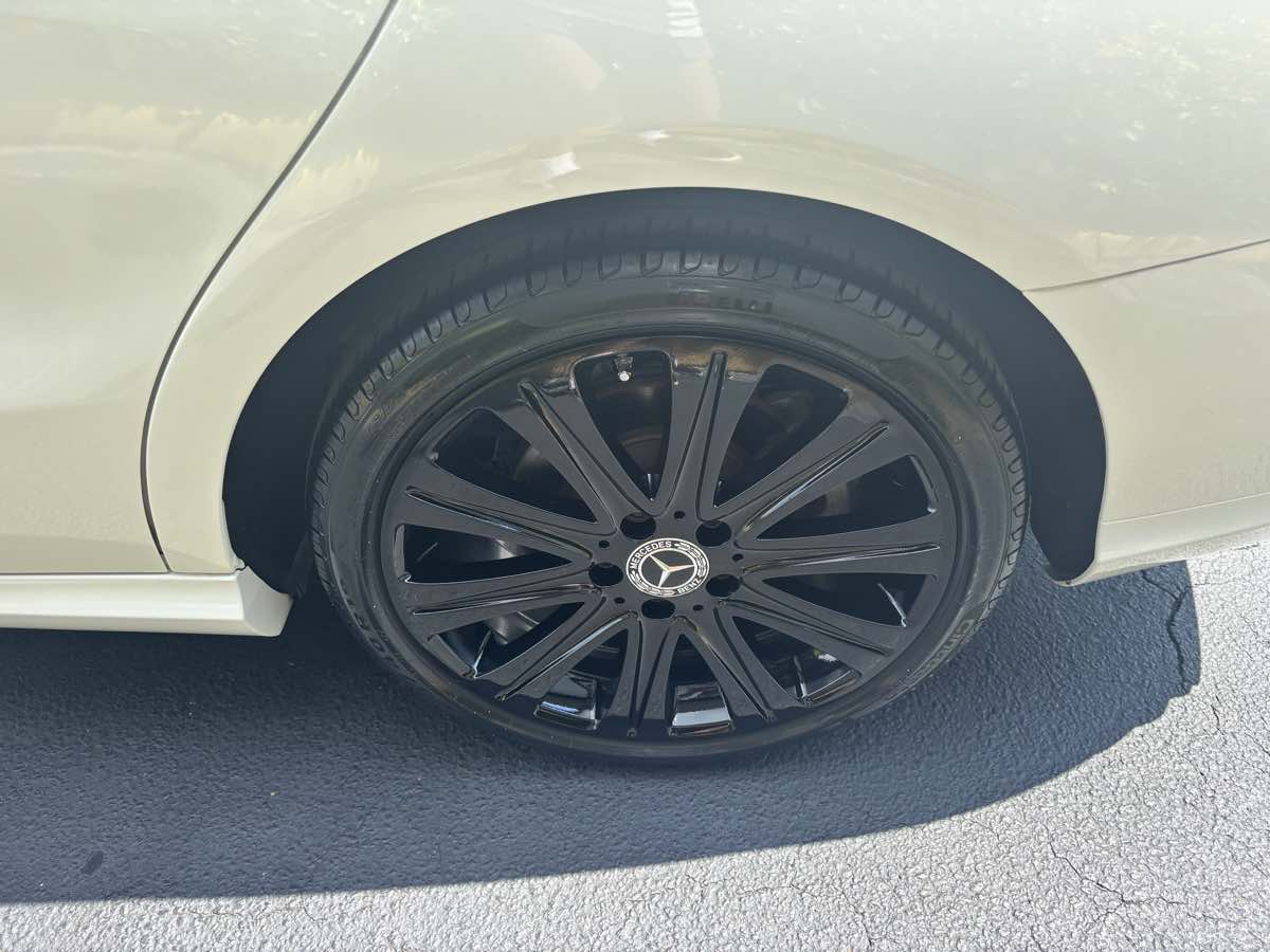 Vehicle image 8 of 23