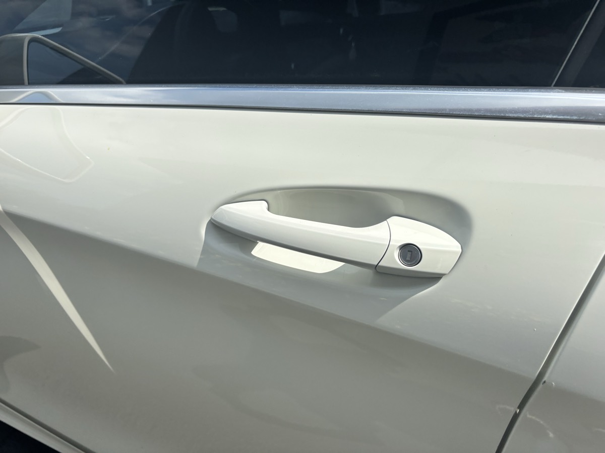 Vehicle image 7 of 23