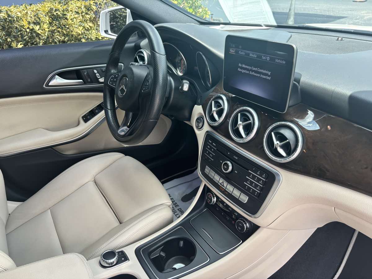 Vehicle image 12 of 23