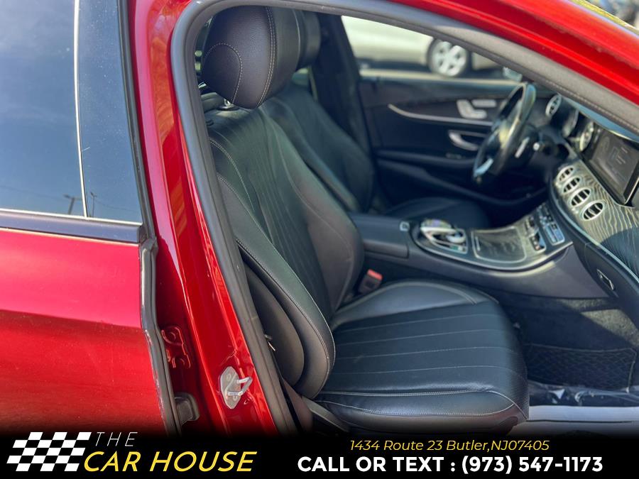 Vehicle image 21 of 35