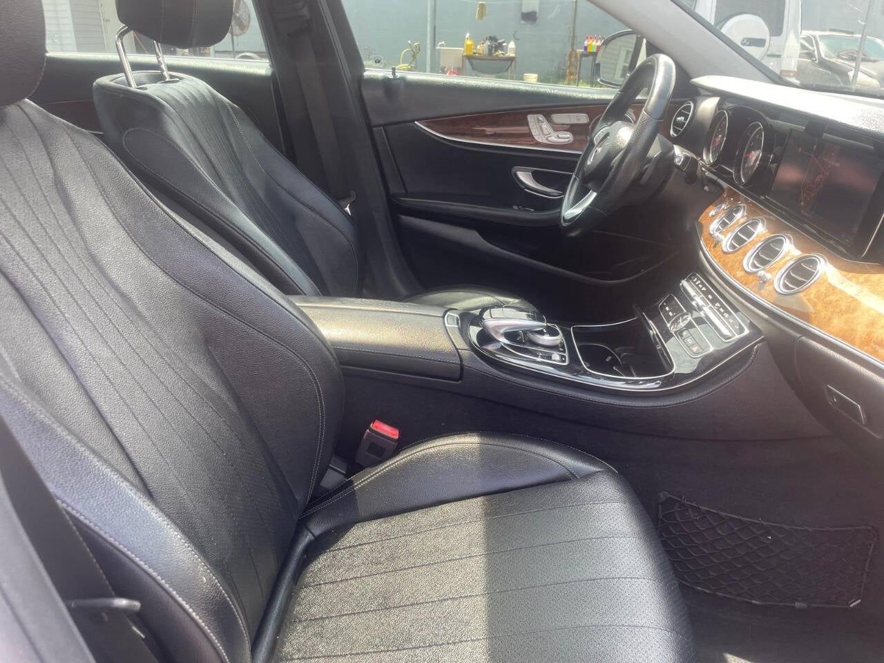 Vehicle image 16 of 47