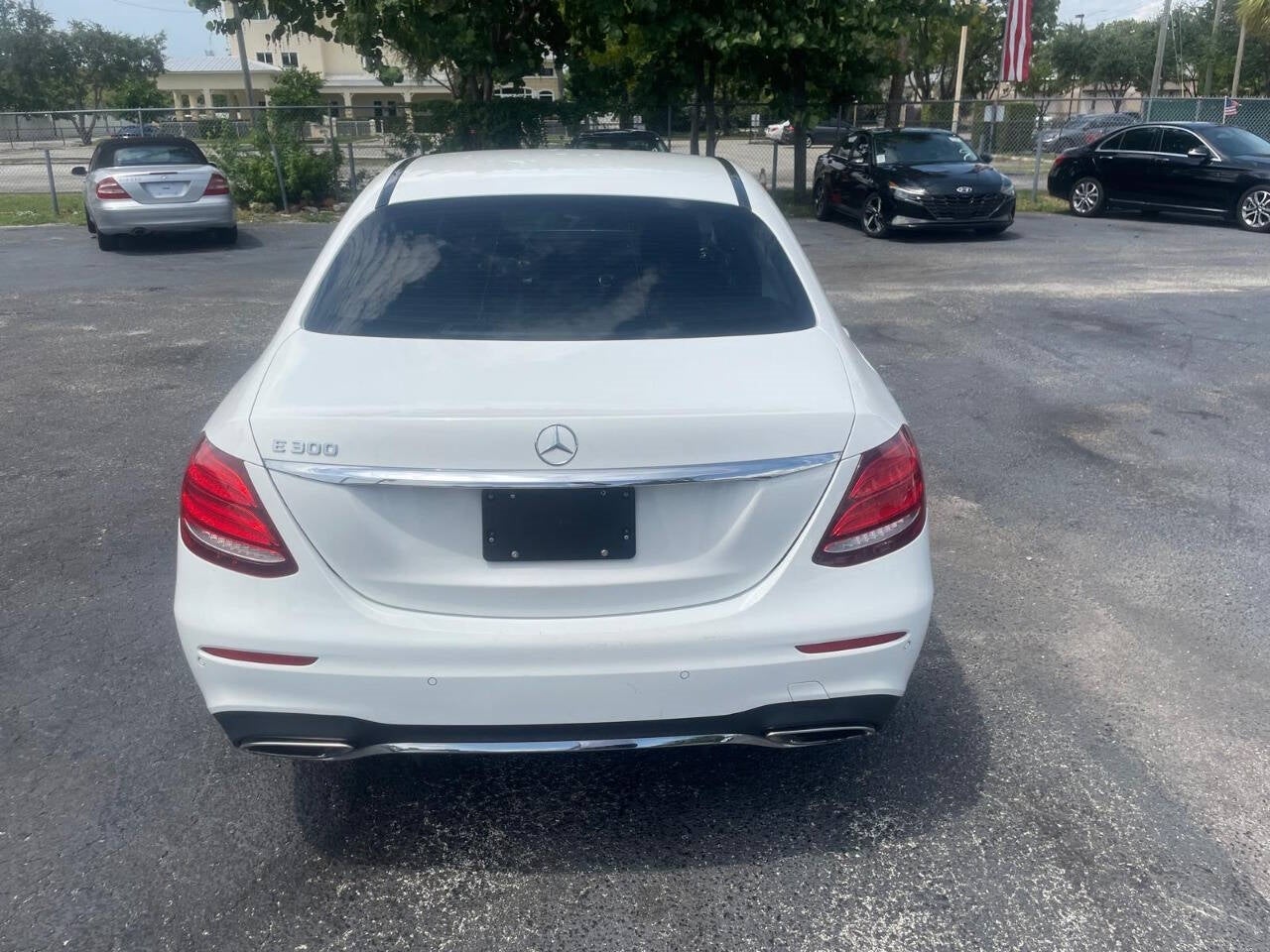 Vehicle image 11 of 47