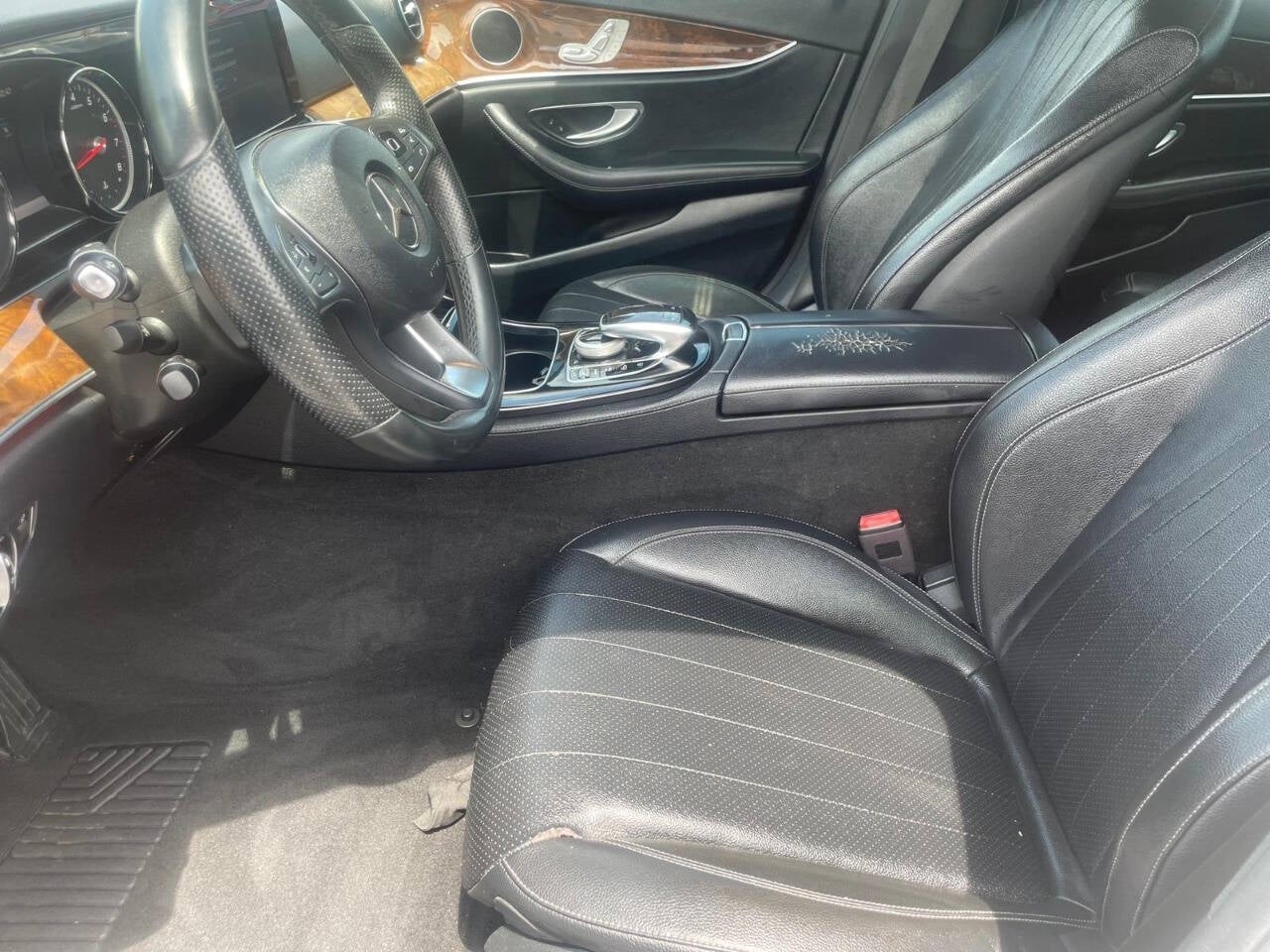 Vehicle image 17 of 47
