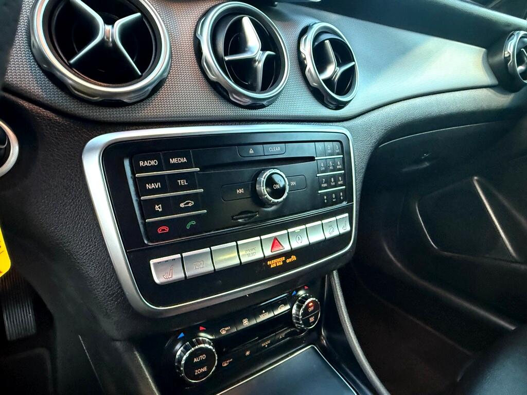 Vehicle image 24 of 32