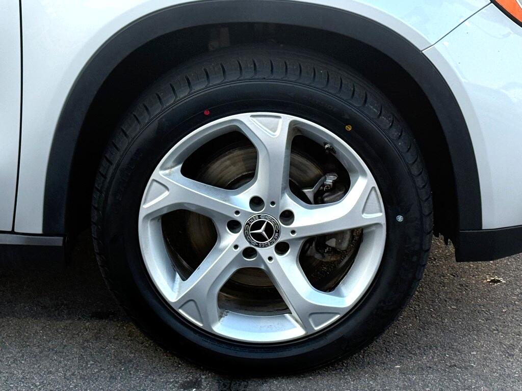 Vehicle image 7 of 32
