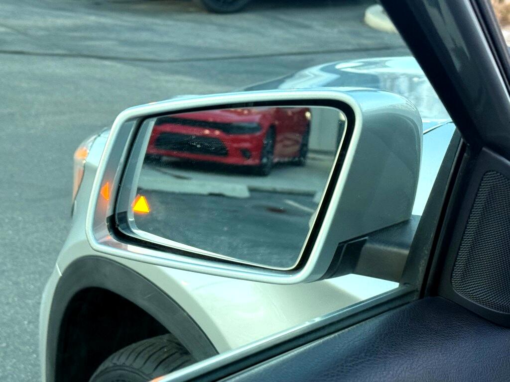 Vehicle image 11 of 32