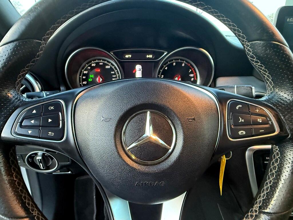 Vehicle image 22 of 32
