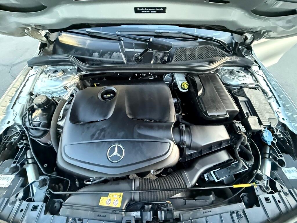Vehicle image 21 of 32