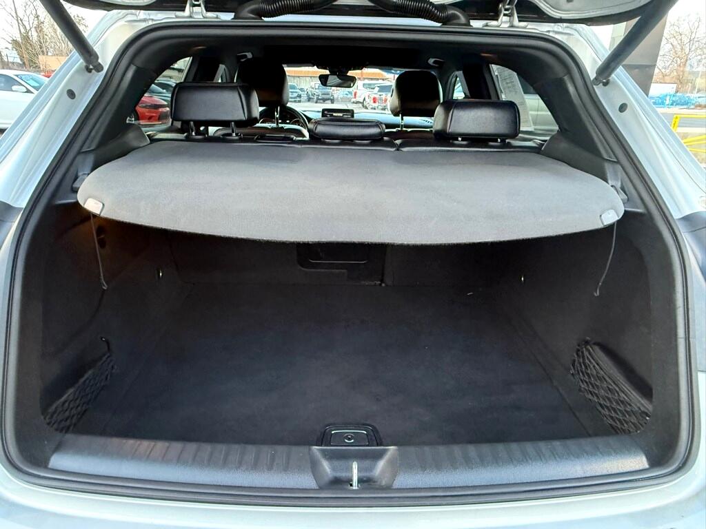 Vehicle image 17 of 32