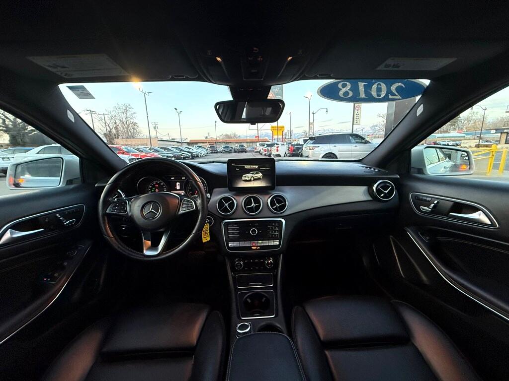 Vehicle image 19 of 32