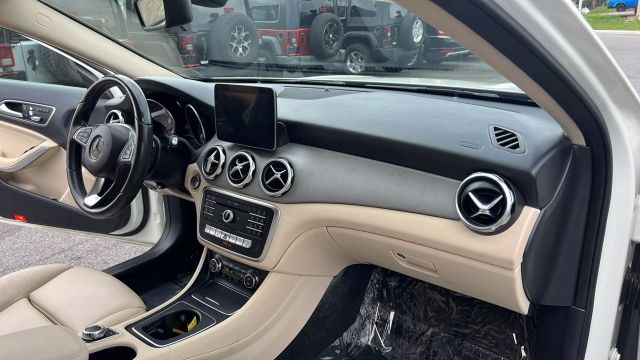 Vehicle image 36 of 41