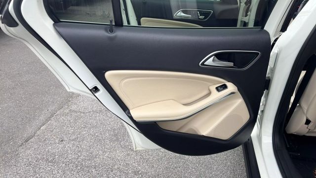 Vehicle image 28 of 41