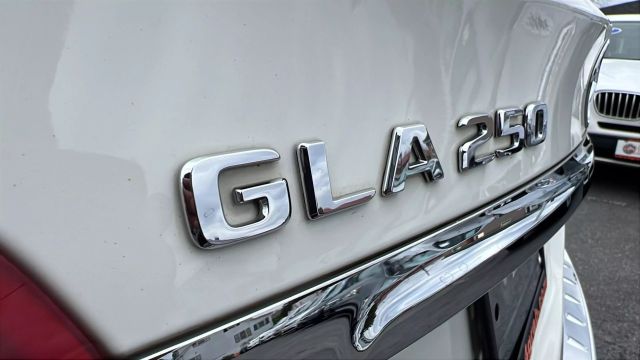 Vehicle image 31 of 41