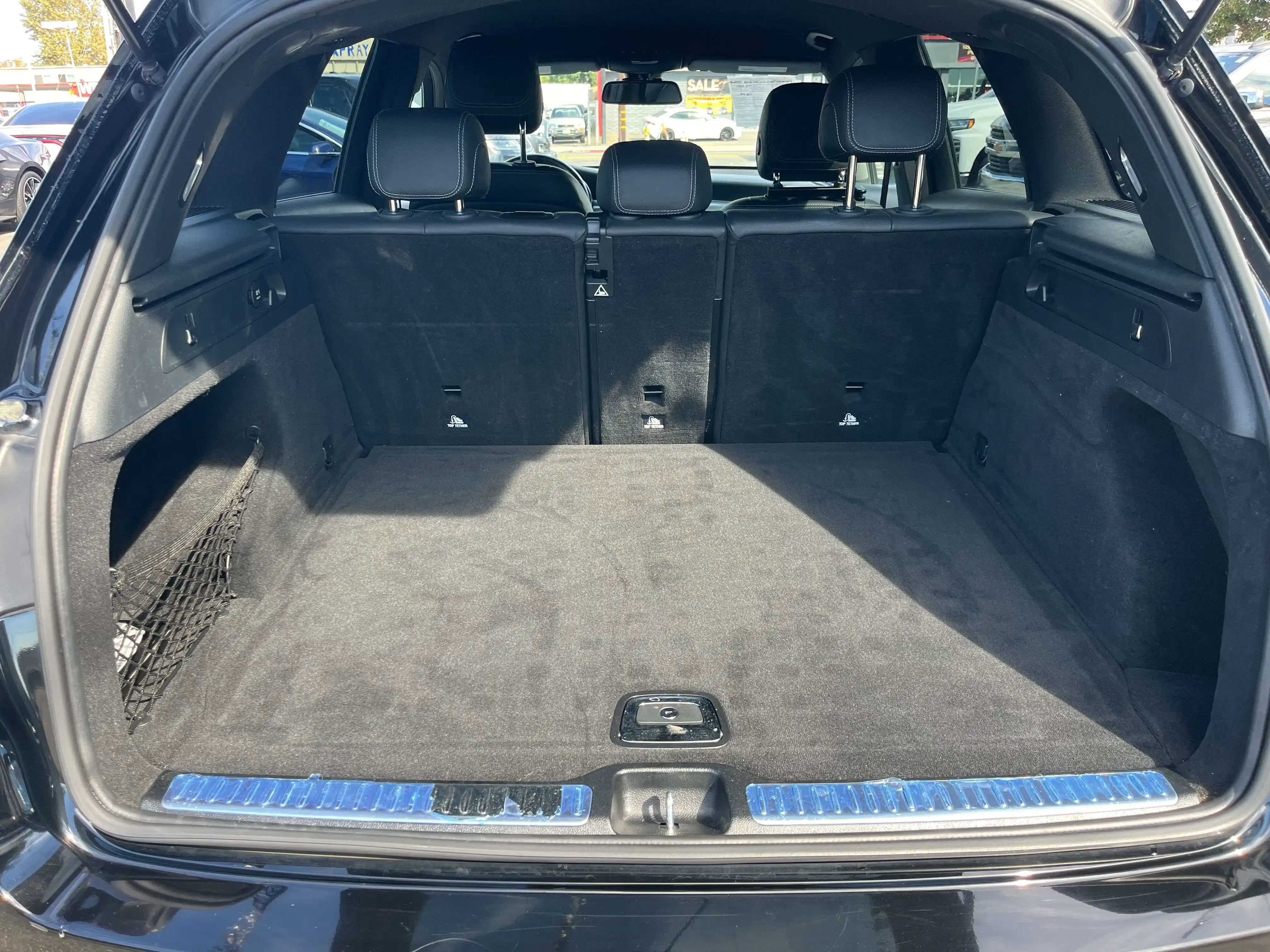 Vehicle image 25 of 70
