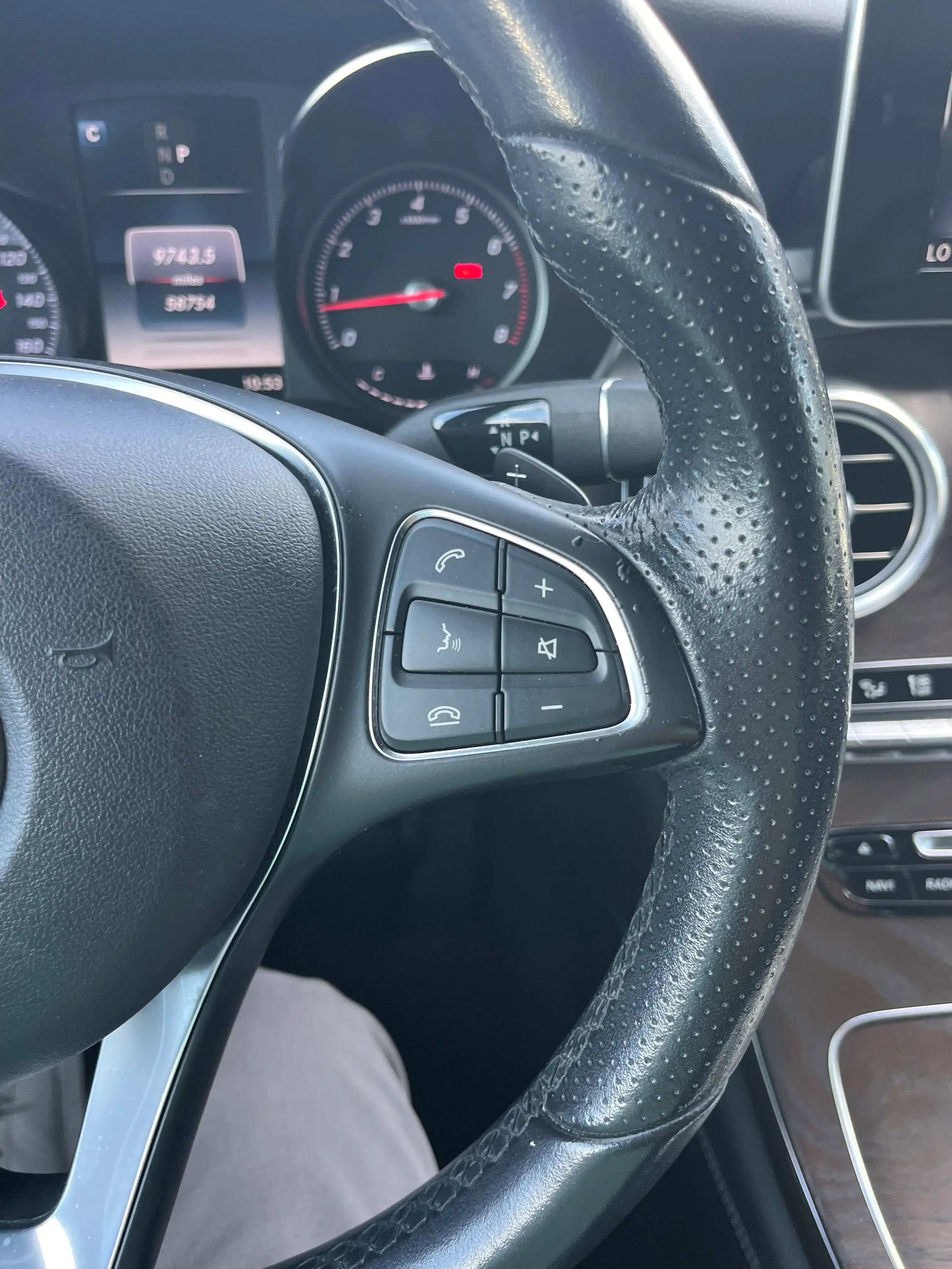 Vehicle image 47 of 70