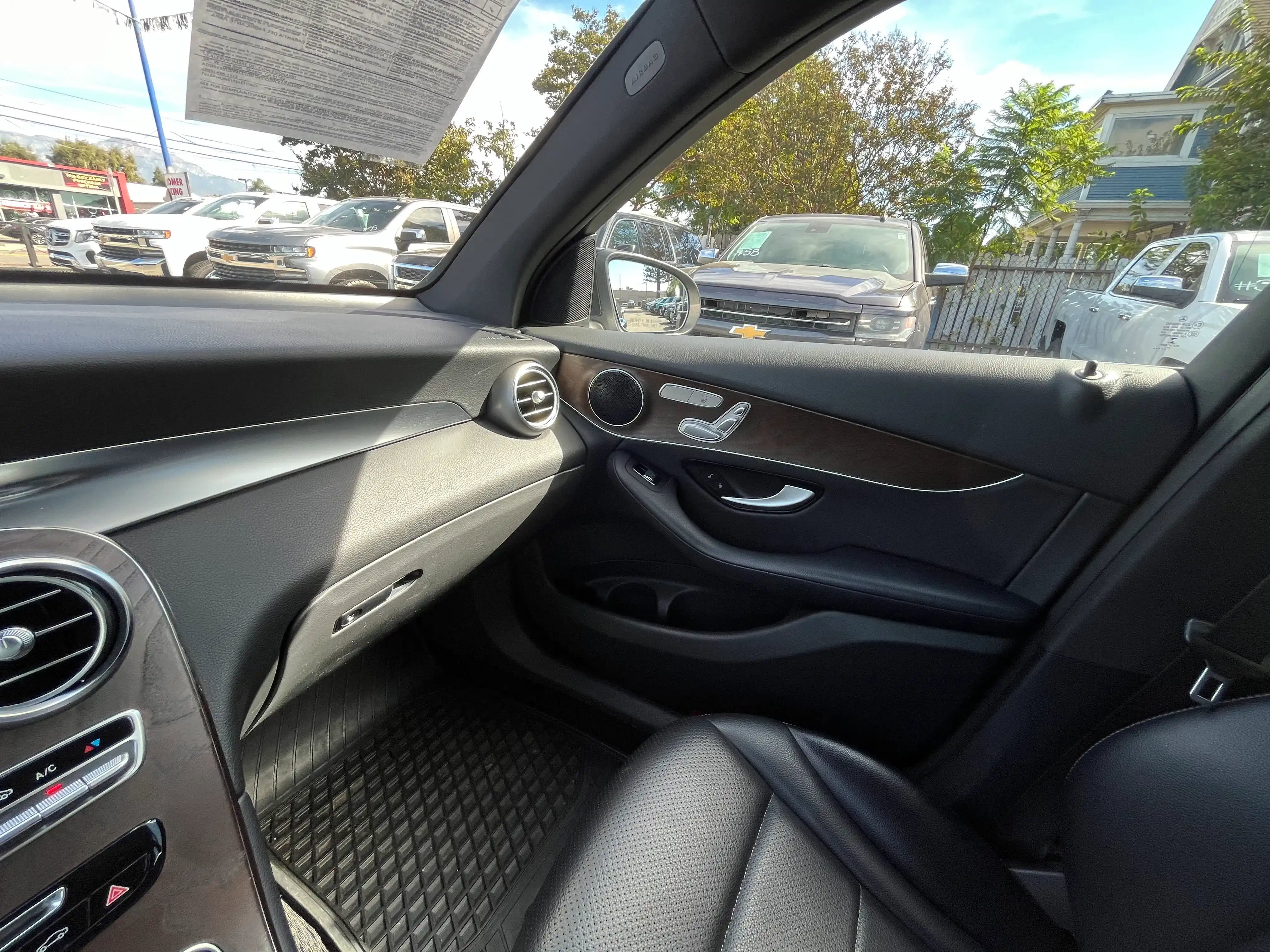 Vehicle image 49 of 70