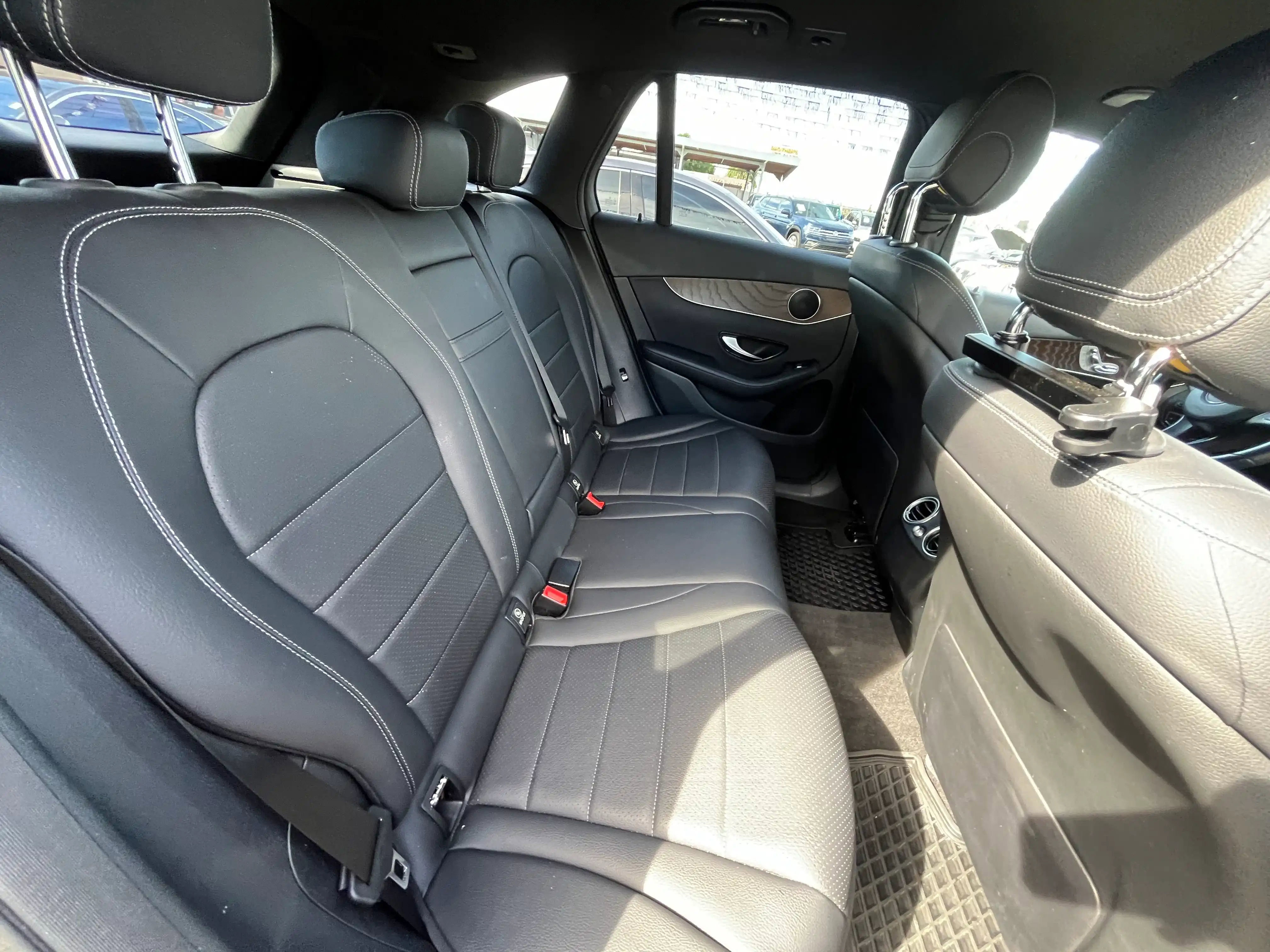 Vehicle image 62 of 70