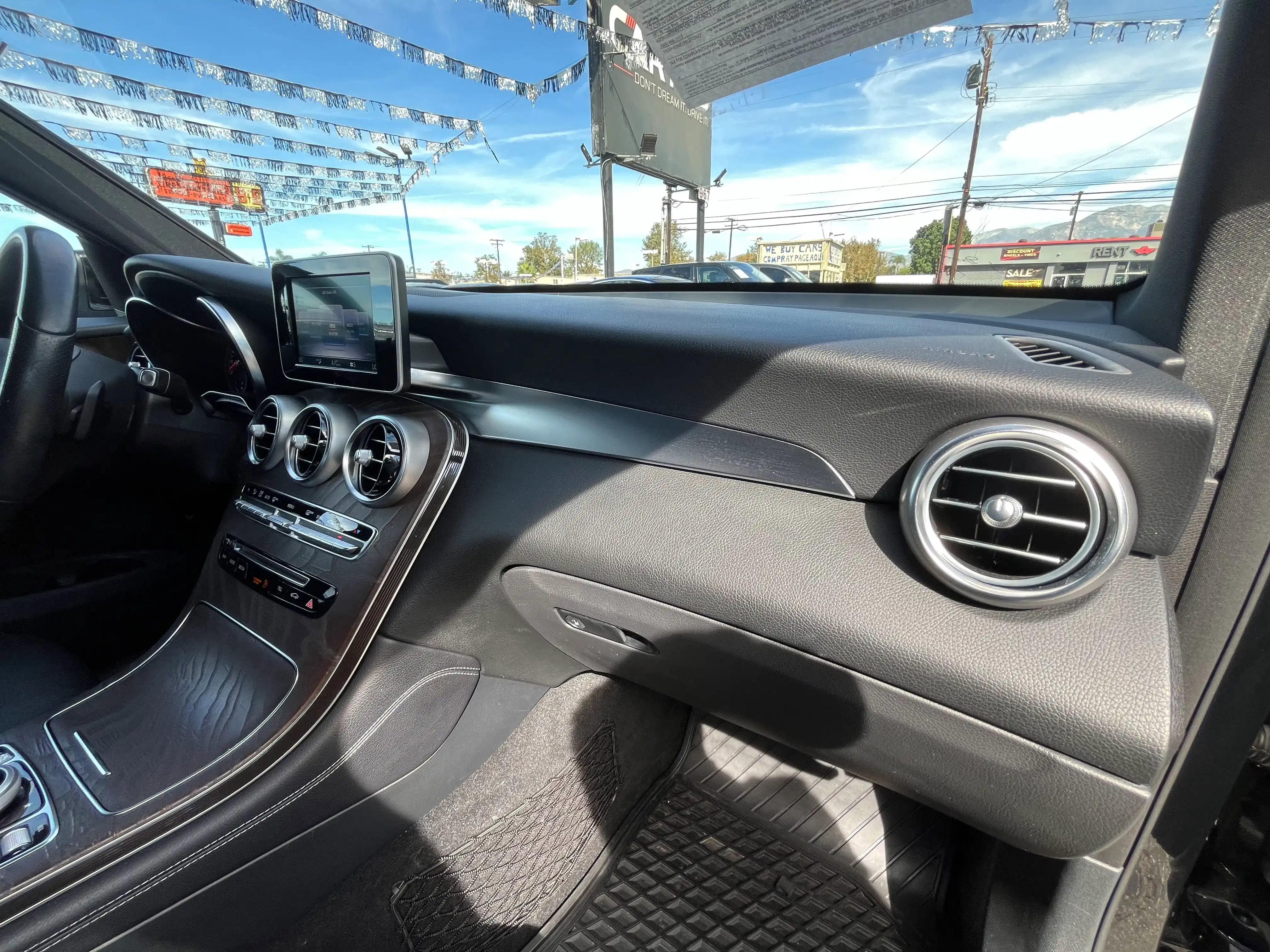 Vehicle image 55 of 70