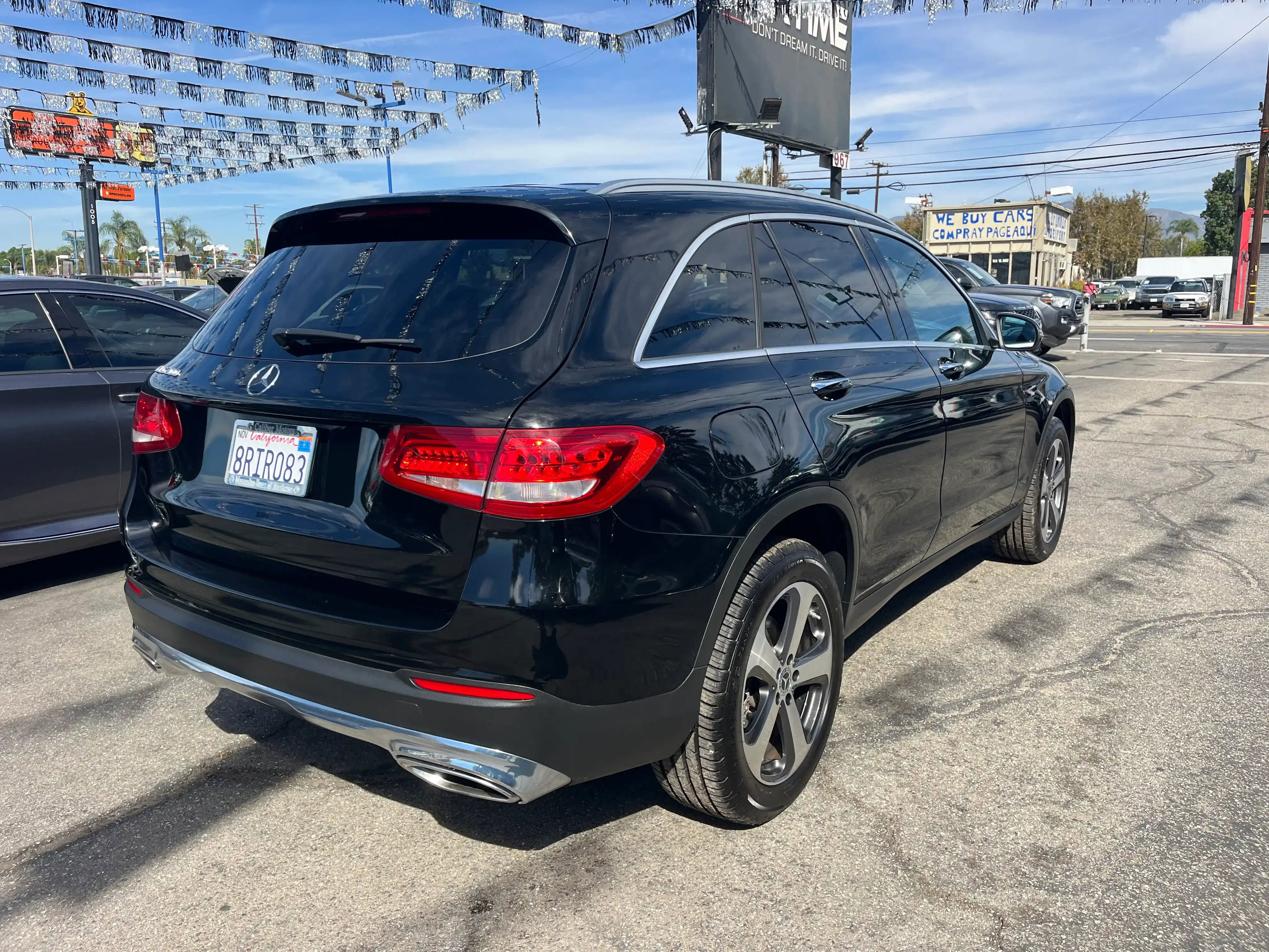 Vehicle image 16 of 70