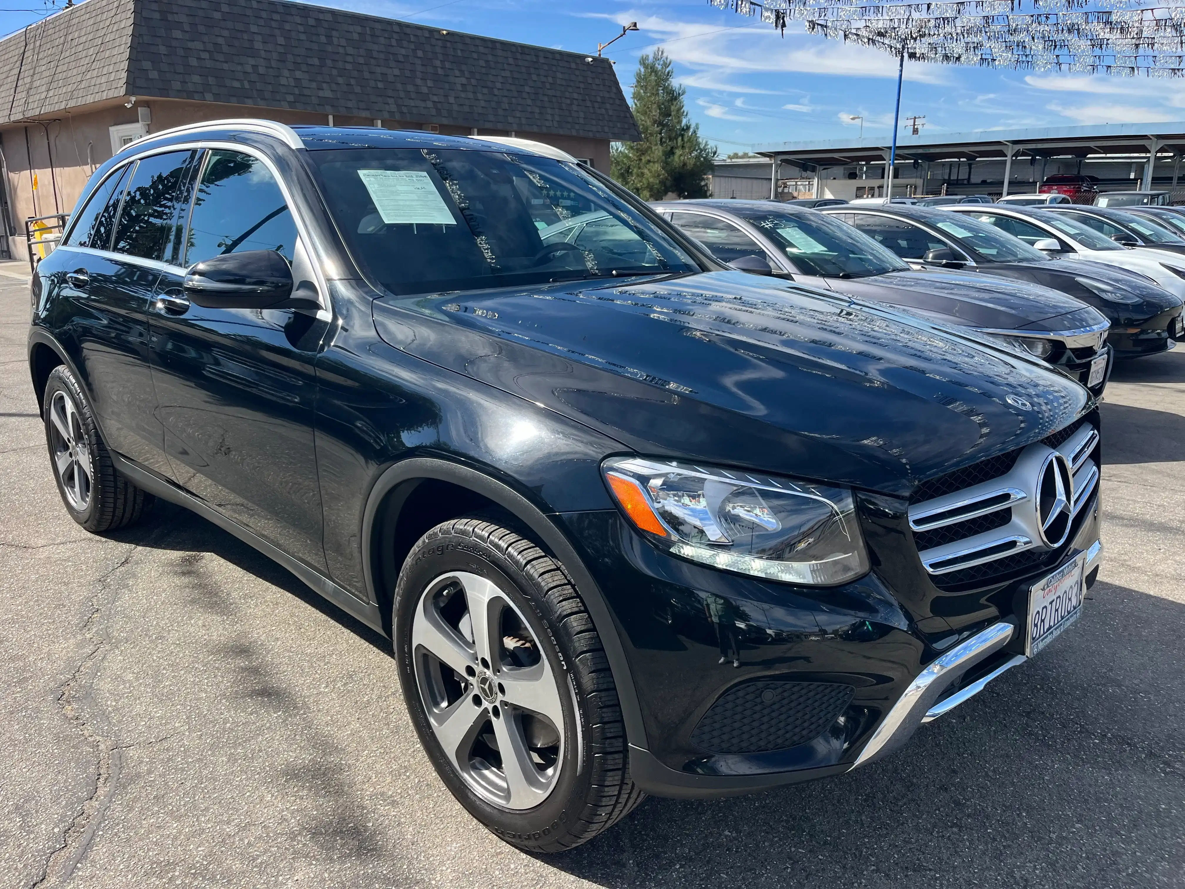 Vehicle image 10 of 70
