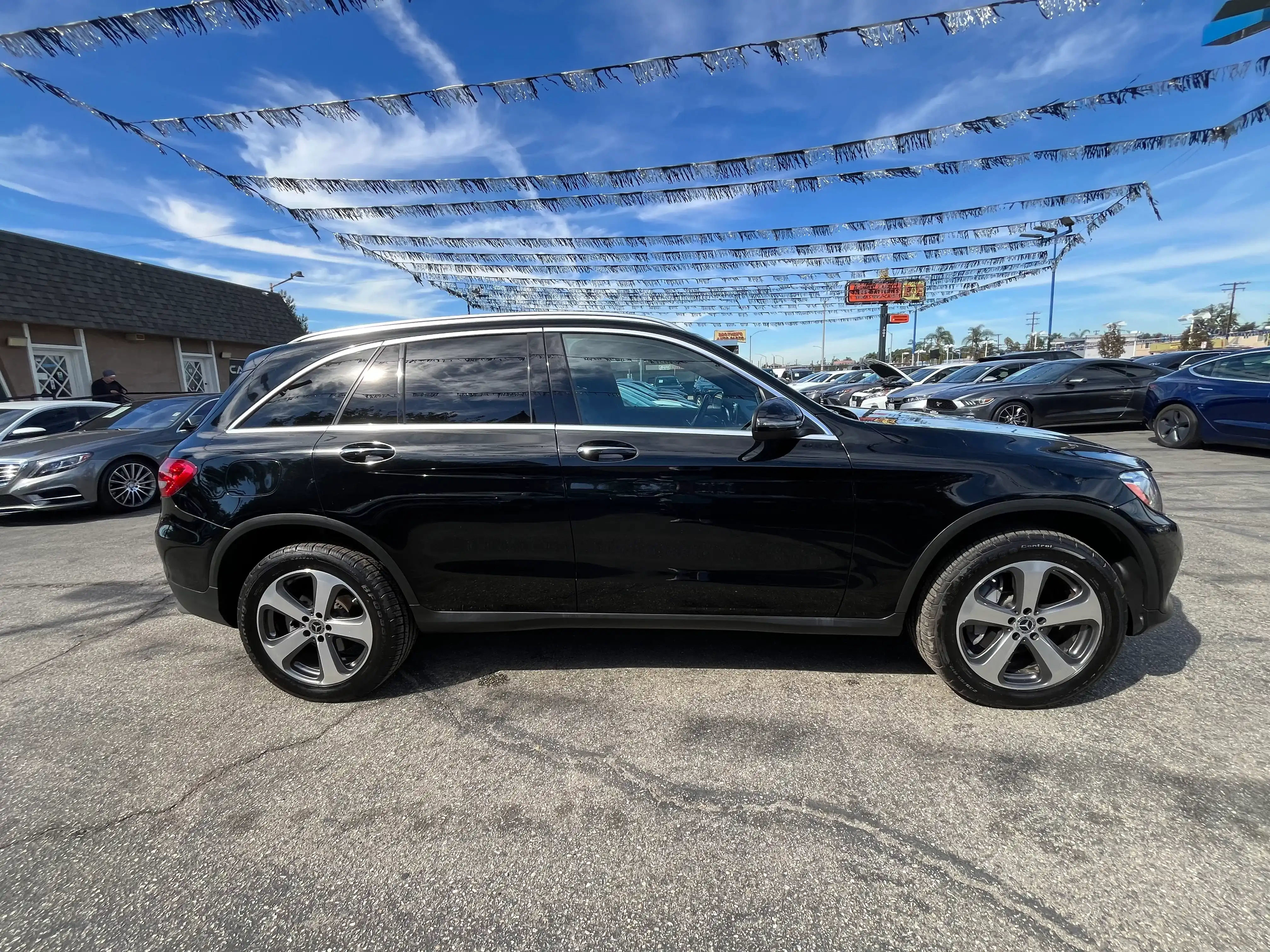 Vehicle image 15 of 70