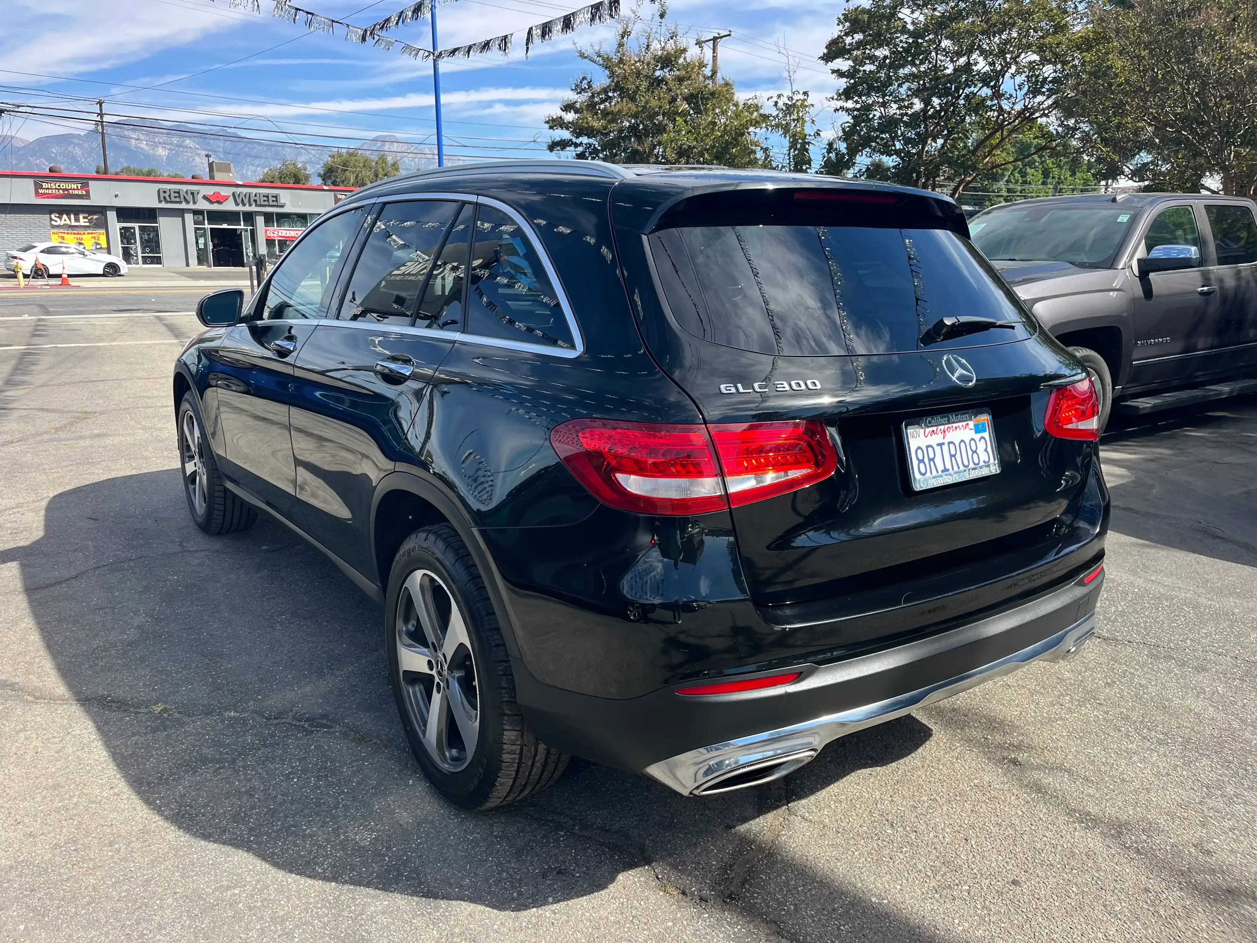 Vehicle image 23 of 70