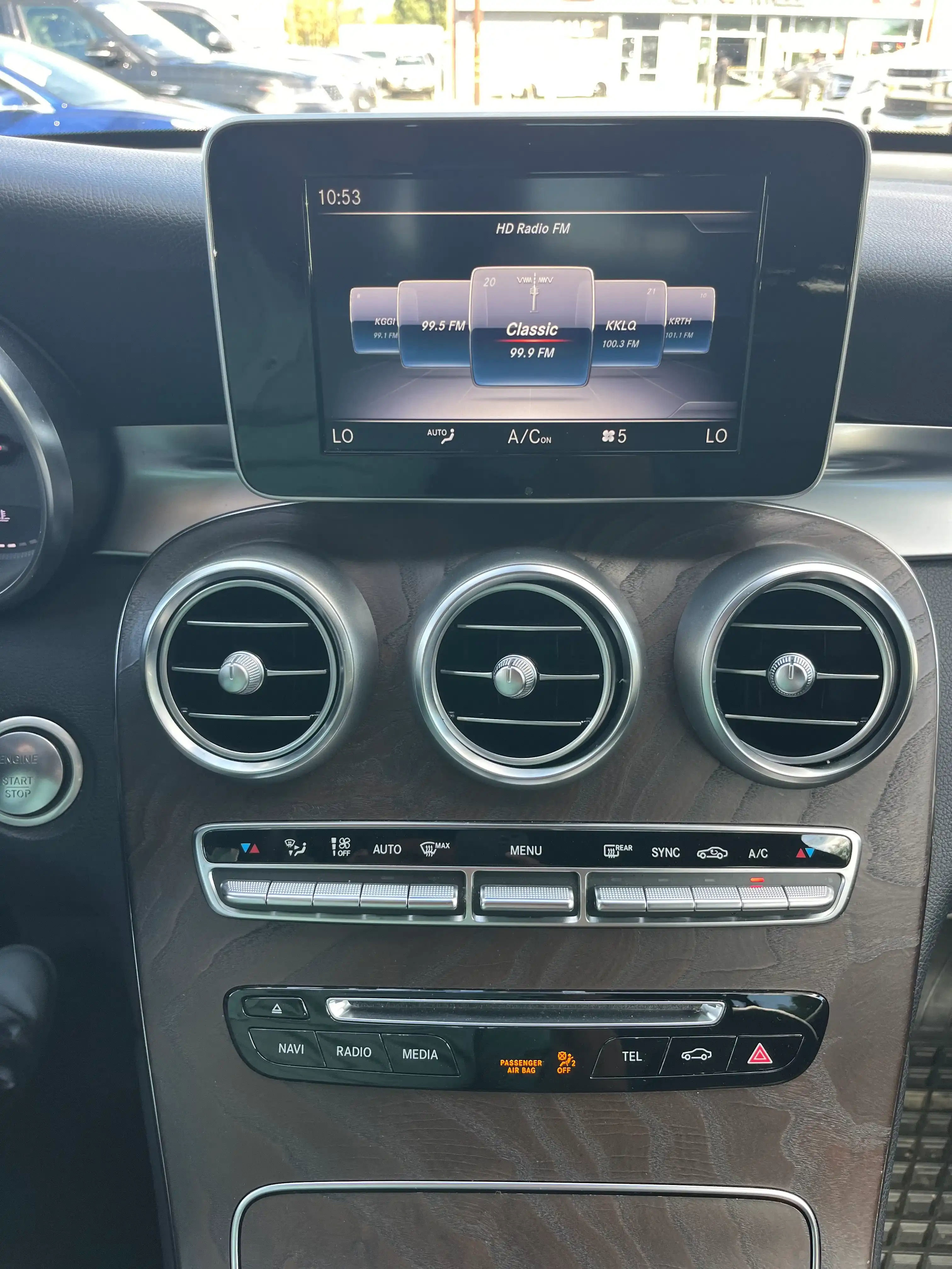 Vehicle image 45 of 70